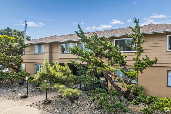 Building Photo - 693 Estudillo Ave