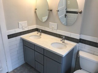 Double vanity in Bathroom - 367 Junipero Ave