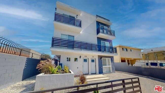 Building Photo - 252 Rosemont Ave