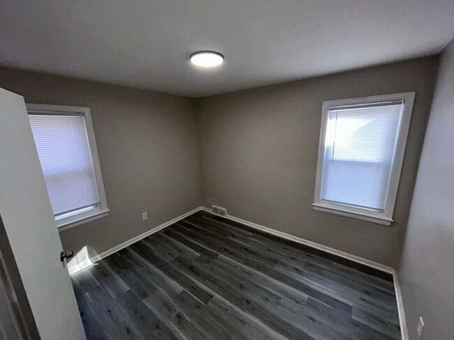 Building Photo - New Renovated 3 Bedroom Bungalow