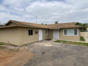 Building Photo - Amazing Home Large Lot