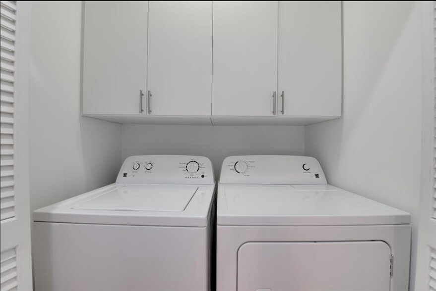 Building Photo - 2307 Huldy St