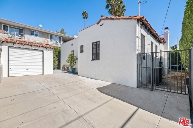 Building Photo - 601 Hayworth Ave