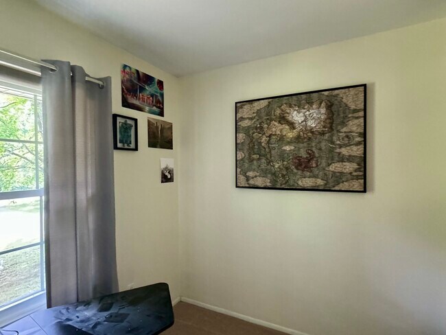 Building Photo - 114 Ingersoll Rd