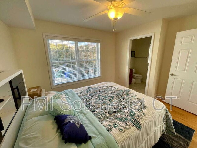 Building Photo - 330 Crystal Ave