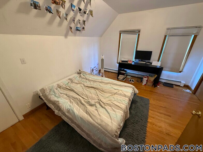 Building Photo - 66 Brooks St