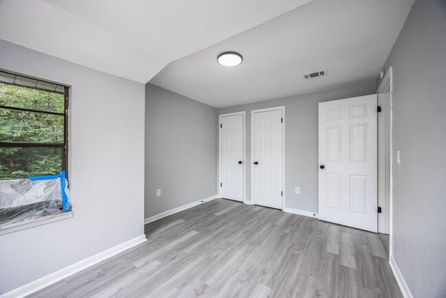 Building Photo - ? Fully Renovated 3-Bedroom Home in Starke...