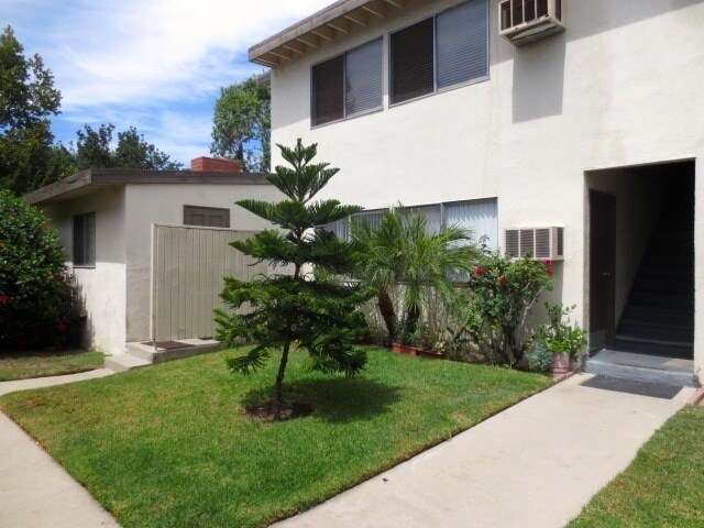 Building Photo - 8356 Amigo Ave