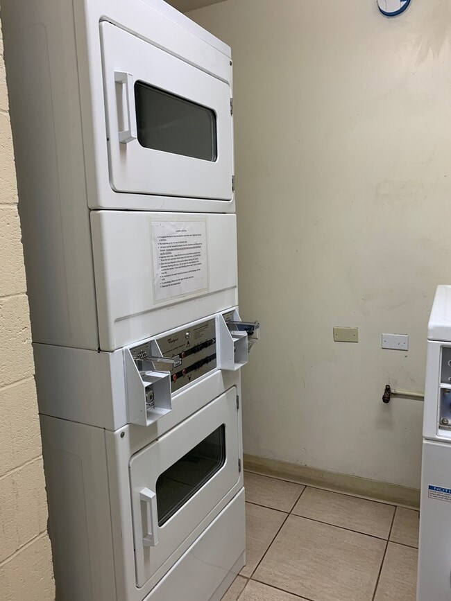 Building Photo - Kapiolani Terrace #706- Super convenient location!!! with ASSIGNED PARKING STALL!!