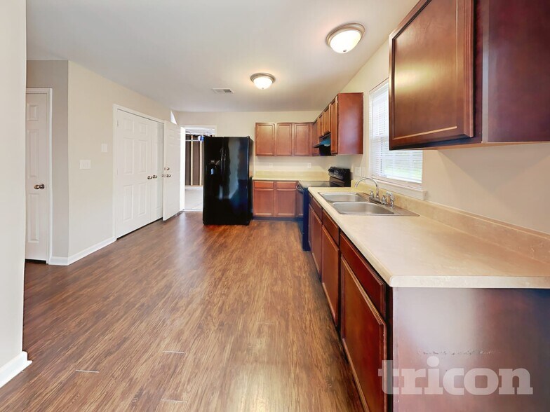 Building Photo - 1626 Stoney Creek Ln