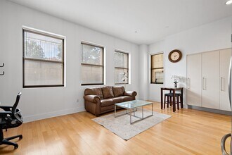 Building Photo - 4 Beacon Way