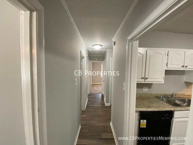 Building Photo - Renovated 3 Bedroom 2 Bath in Whitehaven!