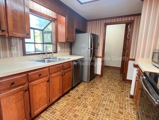 Building Photo - 7404 Valley Run Dr