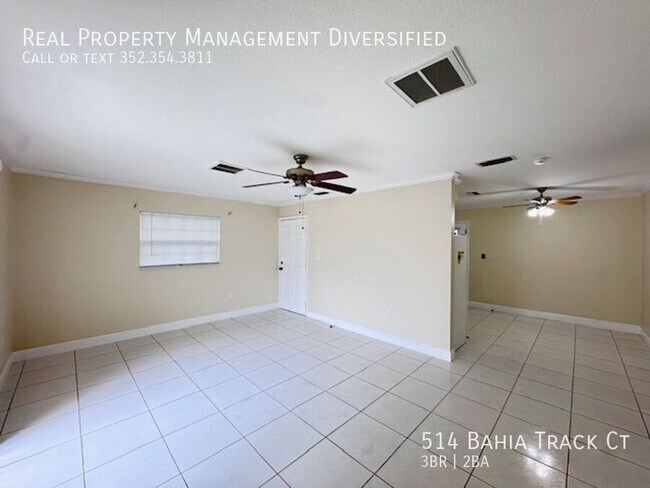 Building Photo - 514 B Track Ct