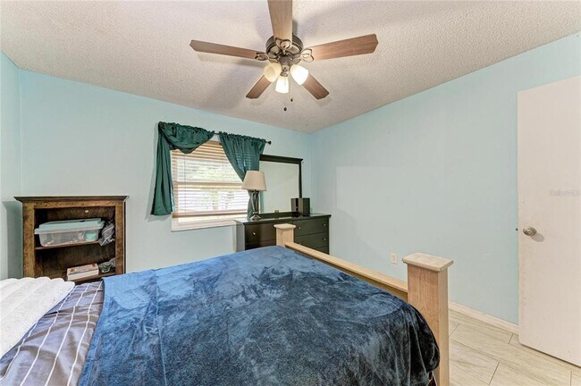 Building Photo - 1520 Sunnyhills Dr