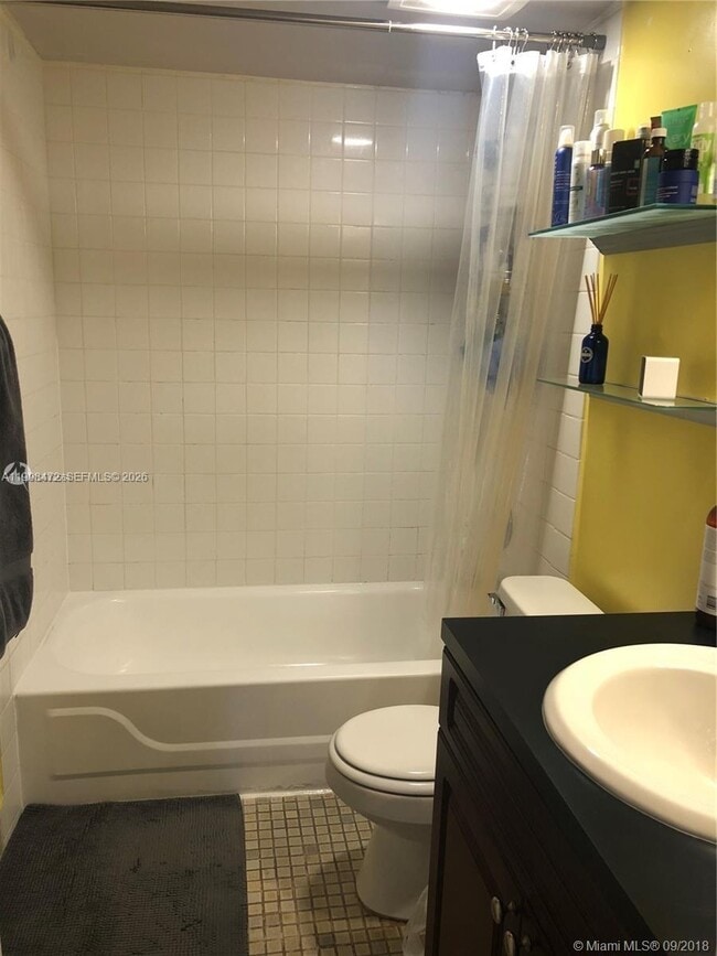 Building Photo - 1035 West Ave