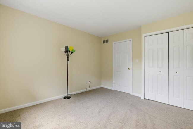 Building Photo - 9530 Hallhurst Rd