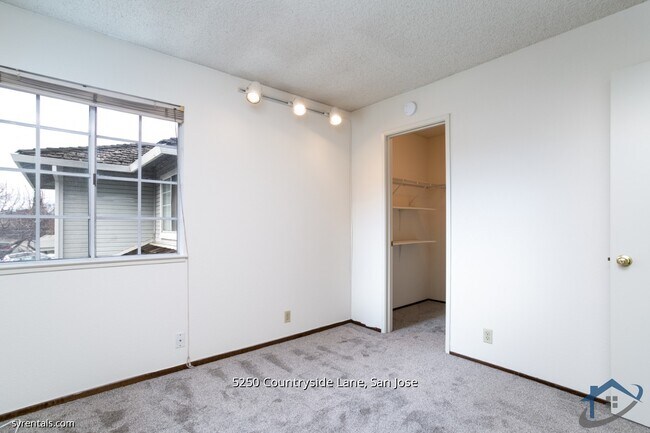 Building Photo - 5250 Countryside Ln