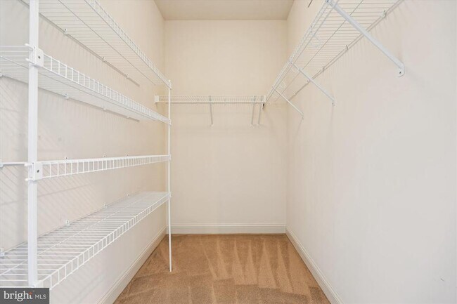 Building Photo - 448 Salk Cir