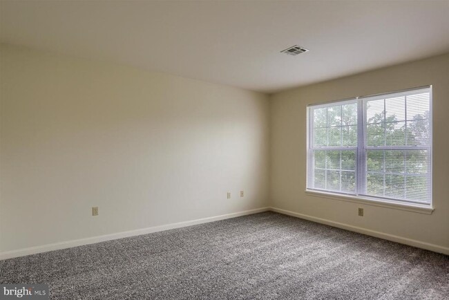 Building Photo - 122 Cardinal Ln
