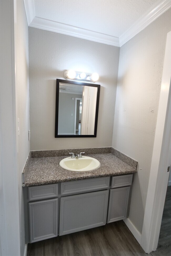 Building Photo - 15654 Boulder Oaks Dr