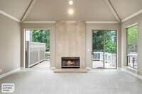 Building Photo - 651 Manresa Ln