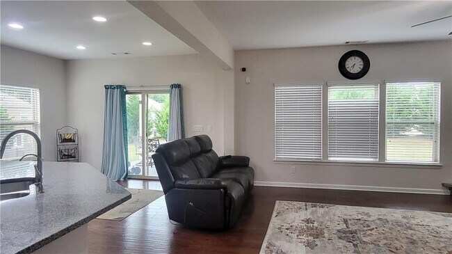 Building Photo - 5295 Rustic Ct
