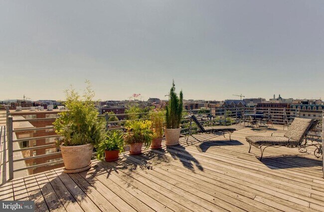 Building Photo - 1545 18th St NW