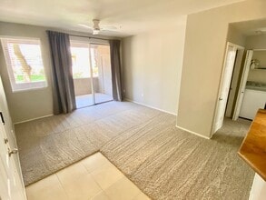 Building Photo - Ground Floor-One Bedroom in Lakewood