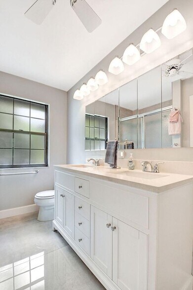 Building Photo - 9311 Longmeadow Cir