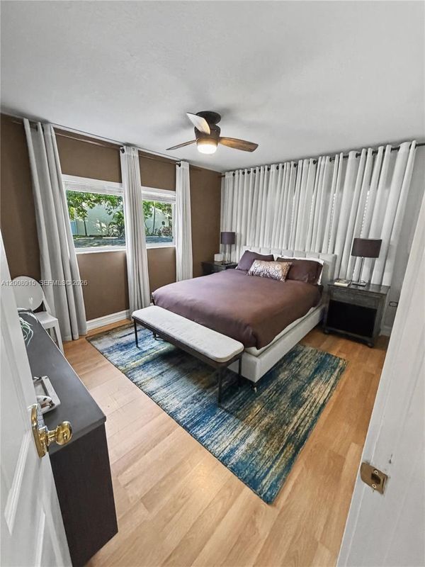 Building Photo - 1423 Holly Heights Dr