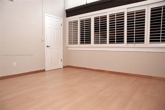 Building Photo - 19216 NE 25th Ave