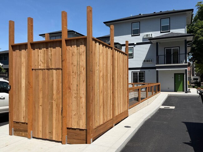 Building Photo - Brand New 2 bedroom 1.5 bath unit