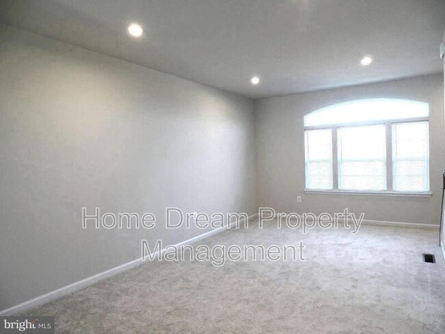 Building Photo - 1024 Trestle Dr