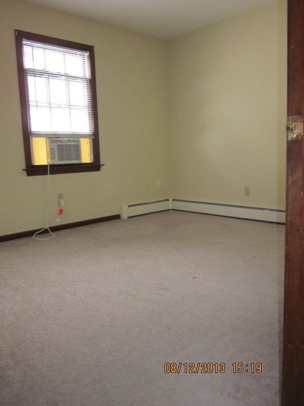 Building Photo - 33 Elderkin Ave