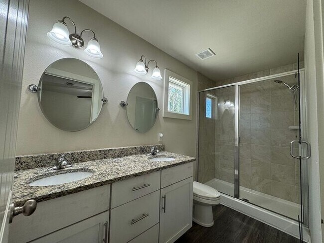 Building Photo - Pensacola - Downtown - 3 Bedroom, 2 Bathroom