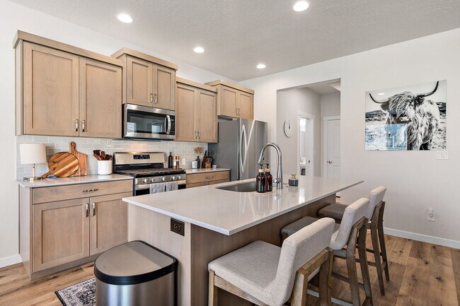 Building Photo - 3384 NW 14th Ave