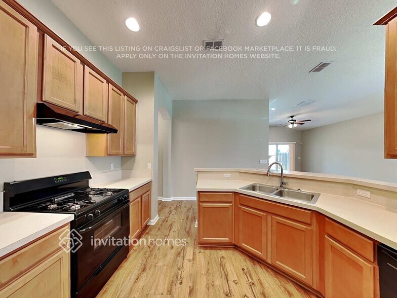 Building Photo - 6245 Apopka Ct