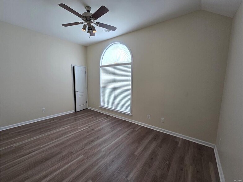 Building Photo - 405 Harvest Loop