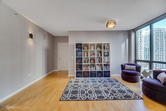 Building Photo - 635 N Dearborn St