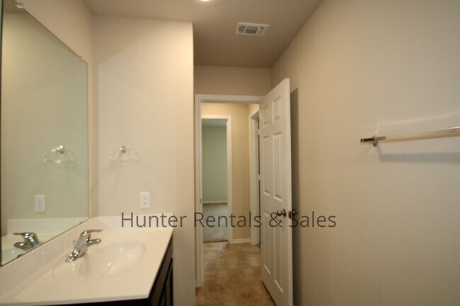 Building Photo - Patriots Ridge