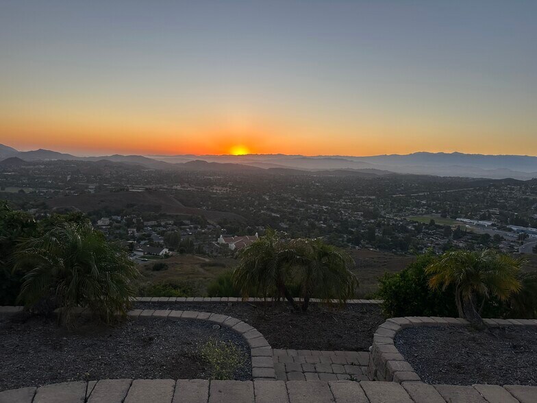 Building Photo - 2506 Sapra St