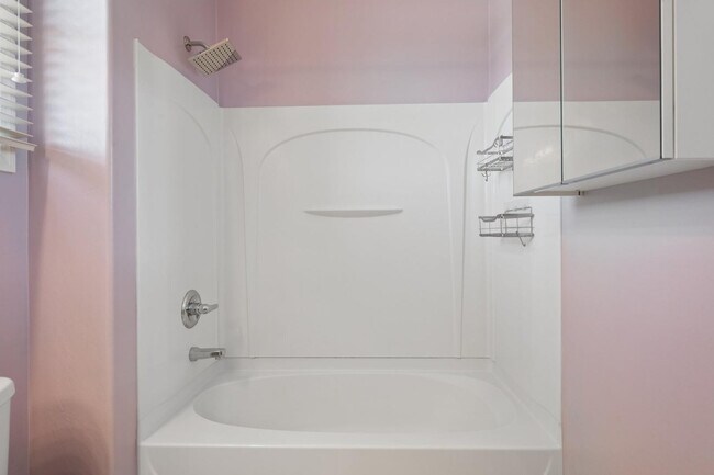 Building Photo - 1319 S Sabino Dr