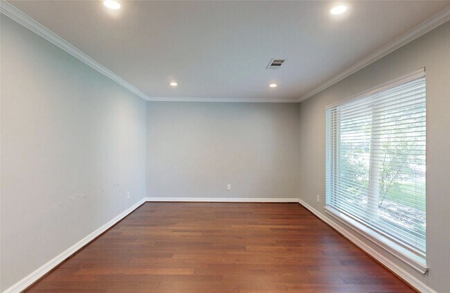 Building Photo - 5850 Braesheather Dr