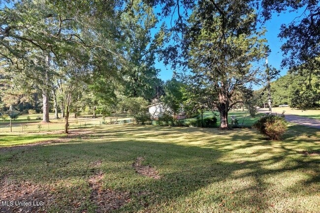 Building Photo - 324 Court St