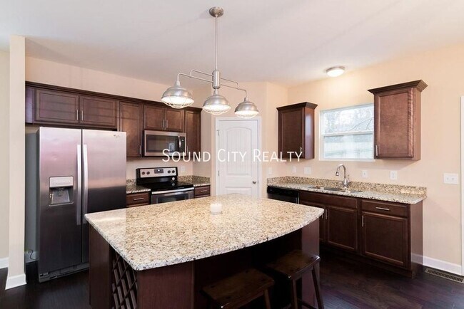 Building Photo - 1408-B Straightway Ave-