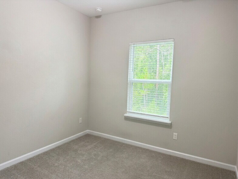 Building Photo - 7161 Jareth Dr