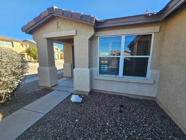 Building Photo - 3552 N Riverhaven Dr