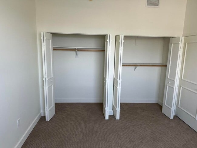 Building Photo - 1551 N Flagler Dr