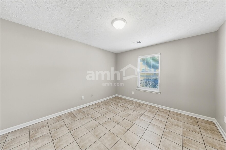 Building Photo - 247 Rockingham Dr